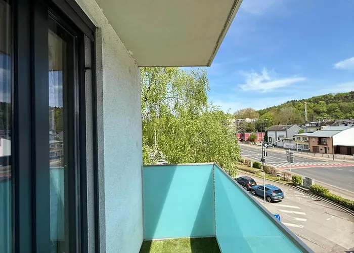 Lovely 3 Bedroom In Alzette דירה *